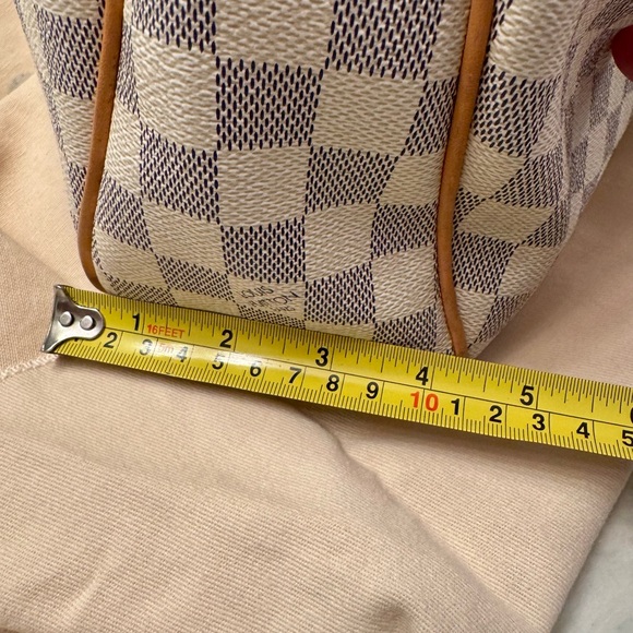 Beautiful Authentic LV Damier Azur Evora GM Handbag - Picture 14 of 16